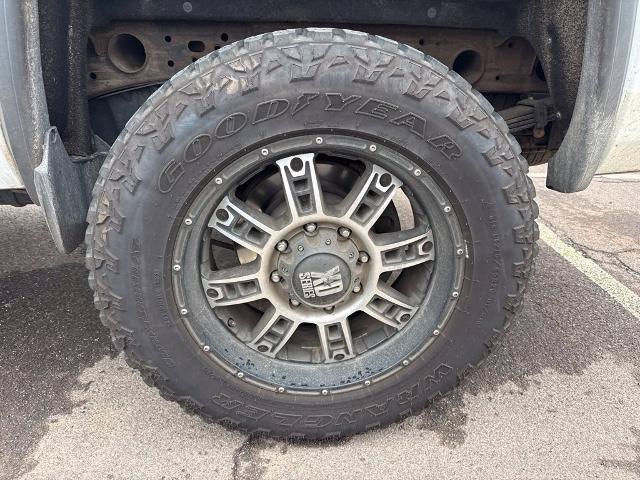Used 2016 GMC Sierra 2500 SLT w/ Duramax Plus Package AWD/4WD image 5