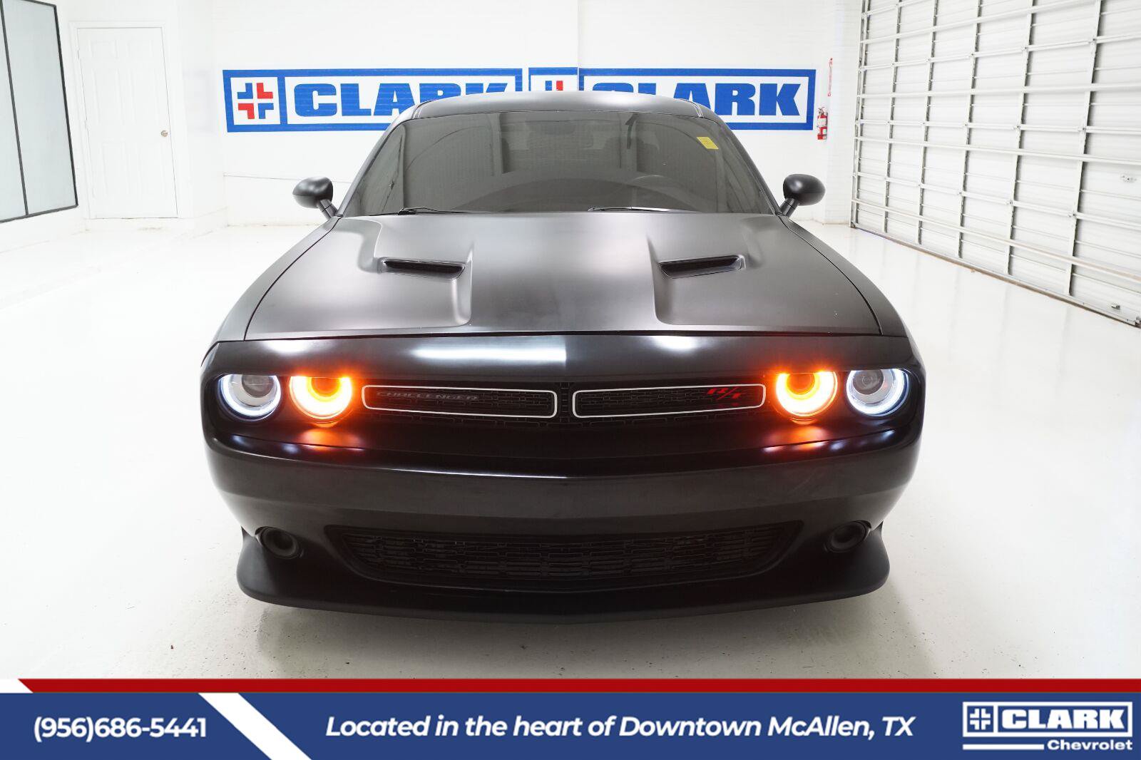 Used 2017 Dodge Challenger R/T RWD image 2