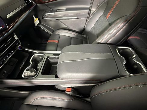 Certified 2026 Chevrolet Traverse RS image 26