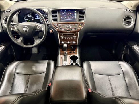 Used 2017 Nissan Pathfinder Platinum image 20