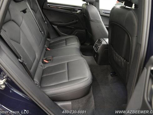 Used 2023 Porsche Macan image 18