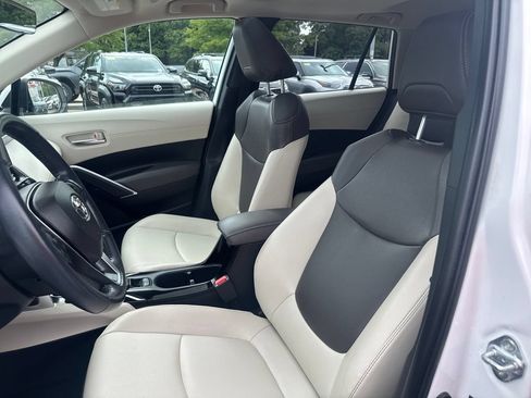 Used 2023 Toyota Corolla Cross XLE w/ Convenience Package AWD/4WD image 16