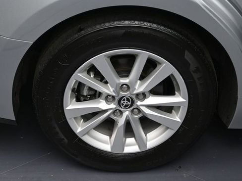 Used 2025 Toyota Camry LE FWD image 5