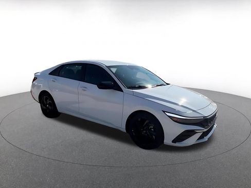 Used 2026 Hyundai Elantra Sport FWD image 2