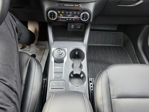 Certified 2022 Ford Escape SEL image 11