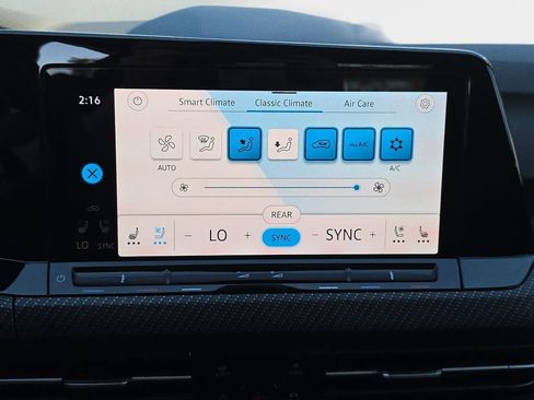 Used 2023 Volkswagen Golf R image 27