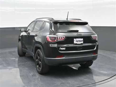 Used 2018 Jeep Compass Altitude image 2