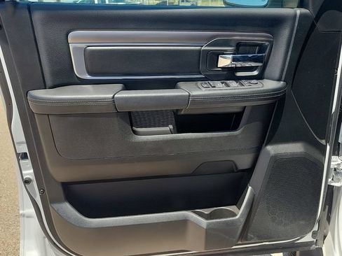 Used 2024 RAM 1500 Warlock AWD/4WD image 11