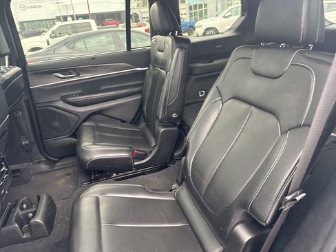 Used 2024 Jeep Grand Cherokee L Limited w/ Luxury Tech Group II AWD/4WD image 23