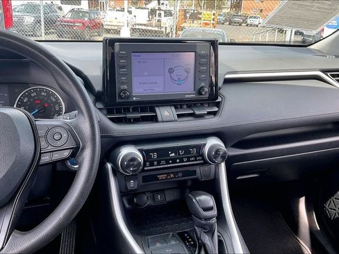 Used 2021 Toyota RAV4 XLE w/ Carpet Mat Package (TMS) image 5