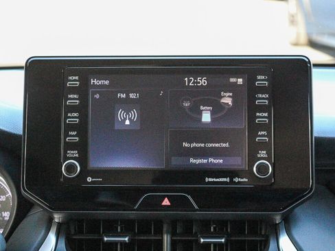 Certified 2021 Toyota Venza LE image 4