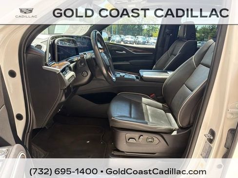 Used 2023 Cadillac Escalade Premium Luxury AWD/4WD image 19