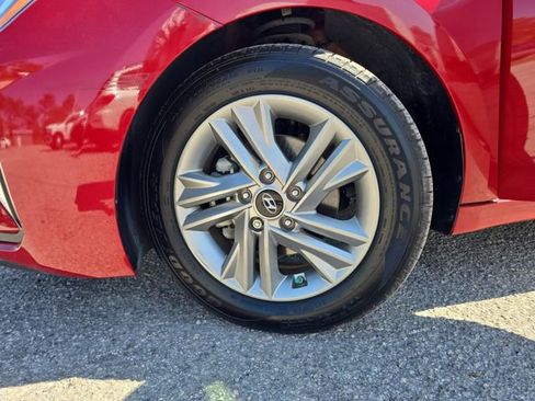 Used 2020 Hyundai Elantra SEL FWD image 25