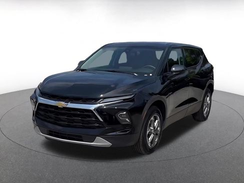 Used 2025 Chevrolet Blazer LT FWD image 5