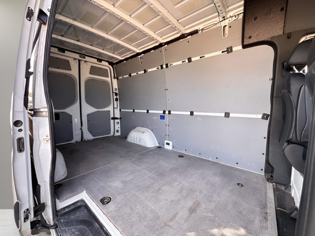 Used 2025 Mercedes-Benz Sprinter 2500 image 17