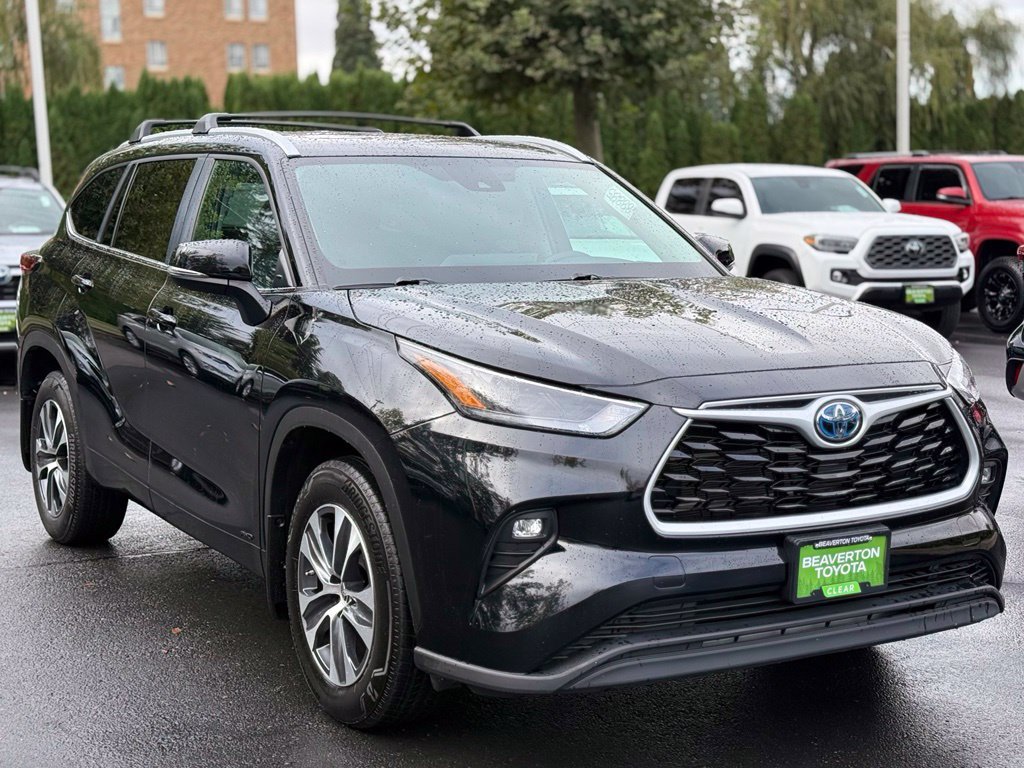 Used 2023 Toyota Highlander XLE AWD/4WD image 7