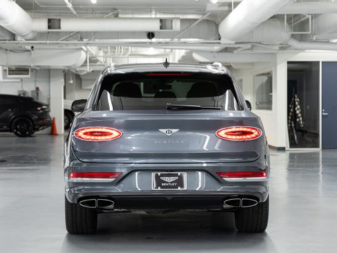 Used 2023 Bentley Bentayga AWD/4WD image 6