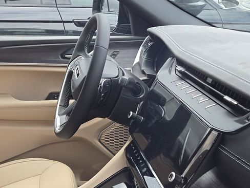 New 2026 Jeep Grand Cherokee Limited image 9