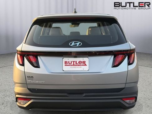 Used 2025 Hyundai Tucson SE FWD image 5
