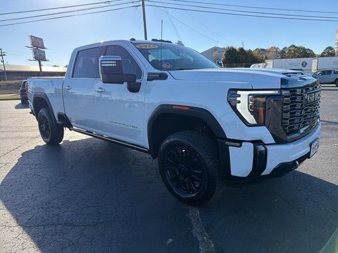 Used 2024 GMC Sierra 2500 Denali Ultimate AWD/4WD image 1