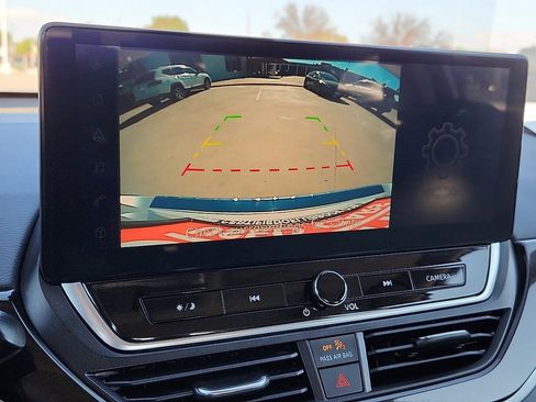 Used 2023 Nissan Altima 2.5 SR w/ SR Premium Package image 8