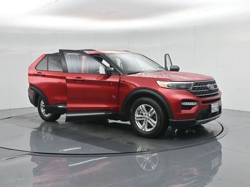 Certified 2023 Ford Explorer XLT w/ Equipment Group 202A image 35