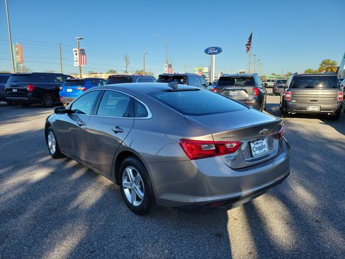 Used 2023 Chevrolet Malibu LT image 2