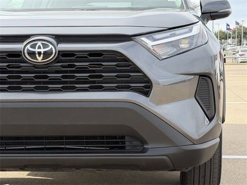 Used 2025 Toyota RAV4 XLE image 9