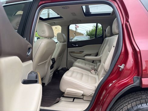 Used 2018 GMC Acadia Denali w/ Technology Package AWD/4WD image 28