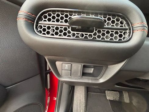 Used 2025 Honda HR-V Sport image 26