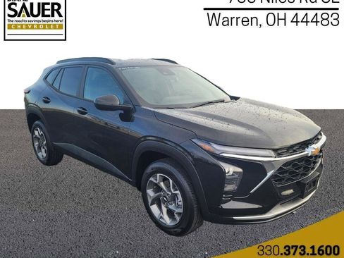 Used 2026 Chevrolet Trax LT image 1