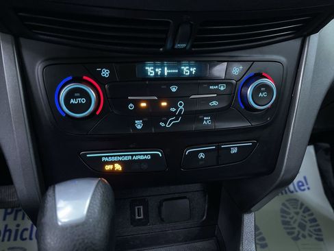 Used 2017 Ford Escape SE image 23