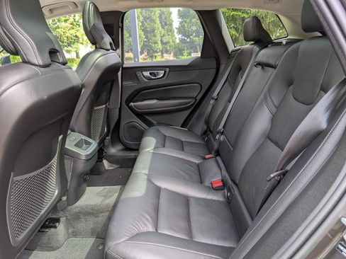 Used 2025 Volvo XC60 B5 Plus w/ Climate Package AWD/4WD image 11