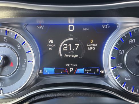 Used 2018 Chrysler 300 Touring L RWD image 29
