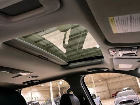 Used 2025 Kia Telluride S image 21