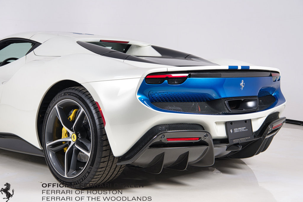 Used 2024 Ferrari 296 GTS RWD image 32