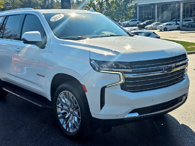 Used 2024 Chevrolet Tahoe LT w/ LT Signature Package AWD/4WD image 2