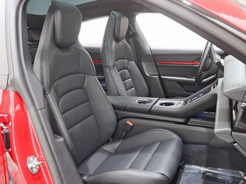 Used 2023 Porsche Taycan 4S w/ Premium Package image 27