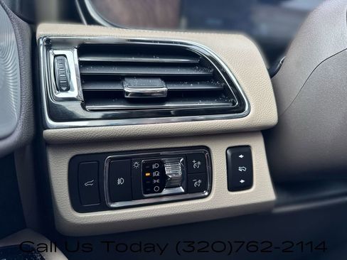 Used 2022 Lincoln Navigator Reserve image 20