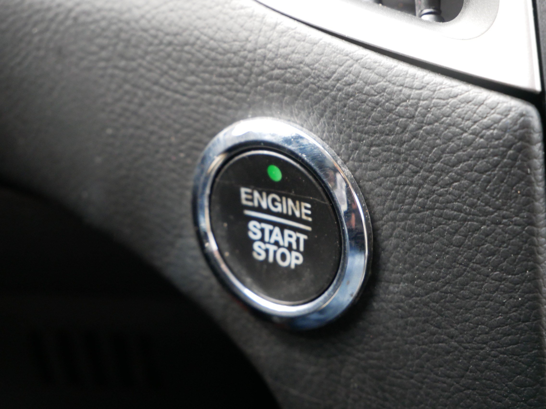 Used 2018 Ford Edge SEL w/ Equipment Group 201A AWD/4WD image 28