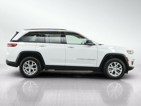 Used 2022 Jeep Grand Cherokee Limited AWD/4WD image 6