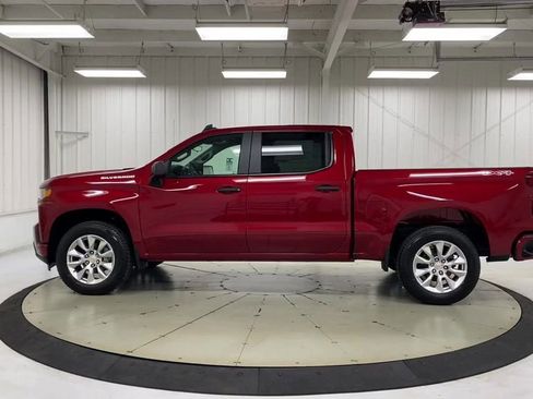 Used 2022 Chevrolet Silverado 1500 Custom AWD/4WD image 5