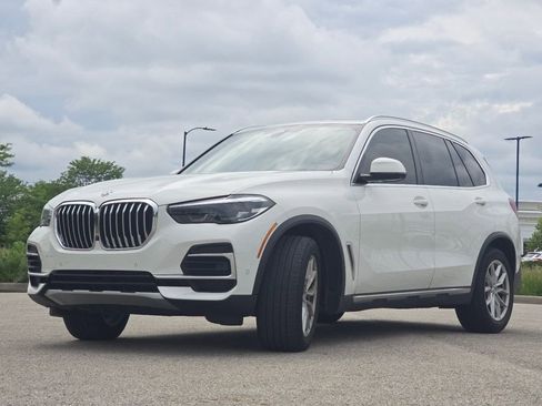 Used 2022 BMW X5 xDrive40i w/ Premium Package AWD/4WD image 13