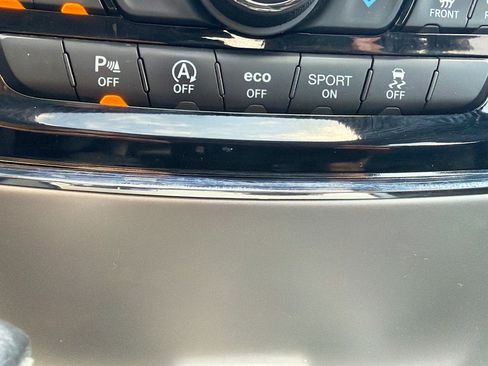 Used 2019 Jeep Grand Cherokee Altitude image 30