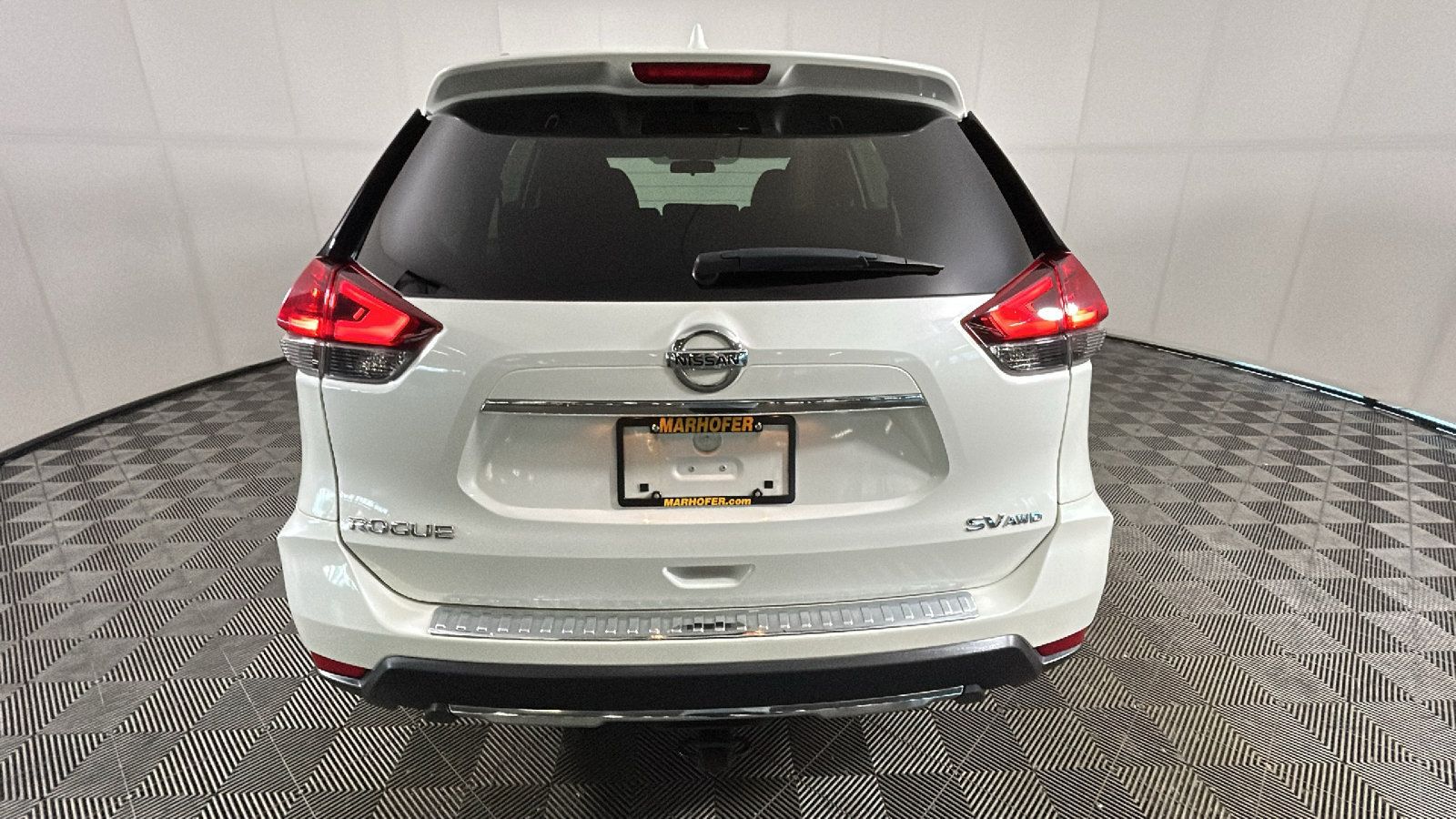 Used 2017 Nissan Rogue SV AWD/4WD image 4