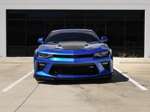 Used 2017 Chevrolet Camaro SS image 4