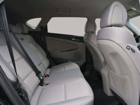 Used 2018 Hyundai Tucson SE image 30