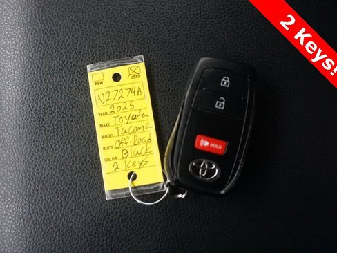 Certified 2025 Toyota Tacoma TRD Off-Road image 32