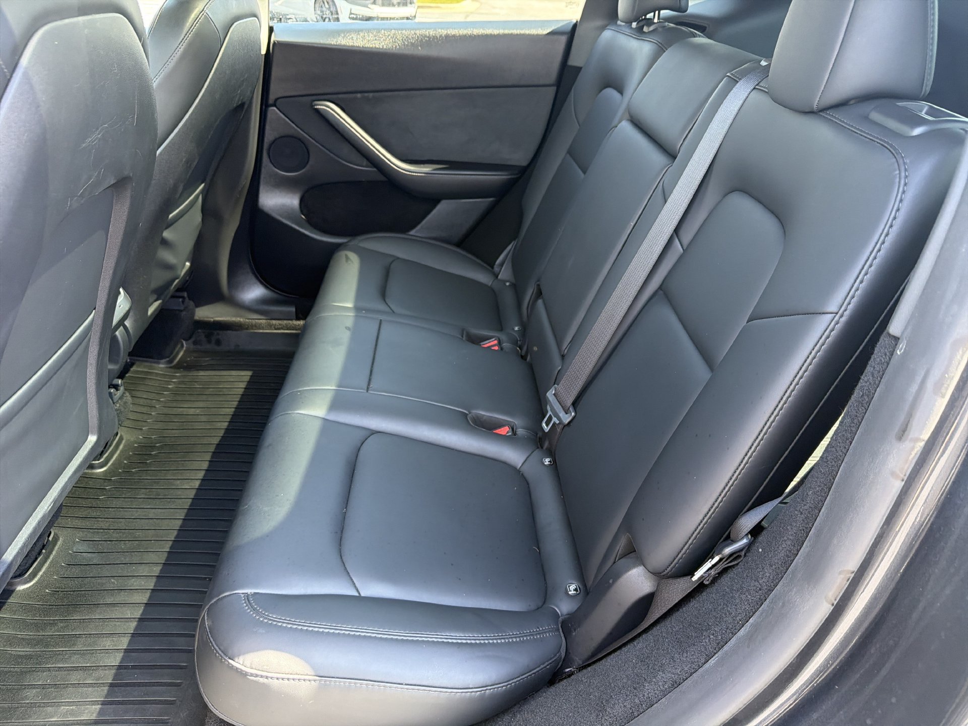 Used 2024 Tesla Model Y Long Range AWD/4WD image 21