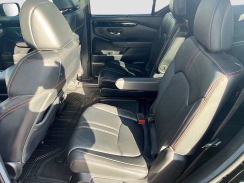 Used 2025 Honda Pilot TrailSport image 24